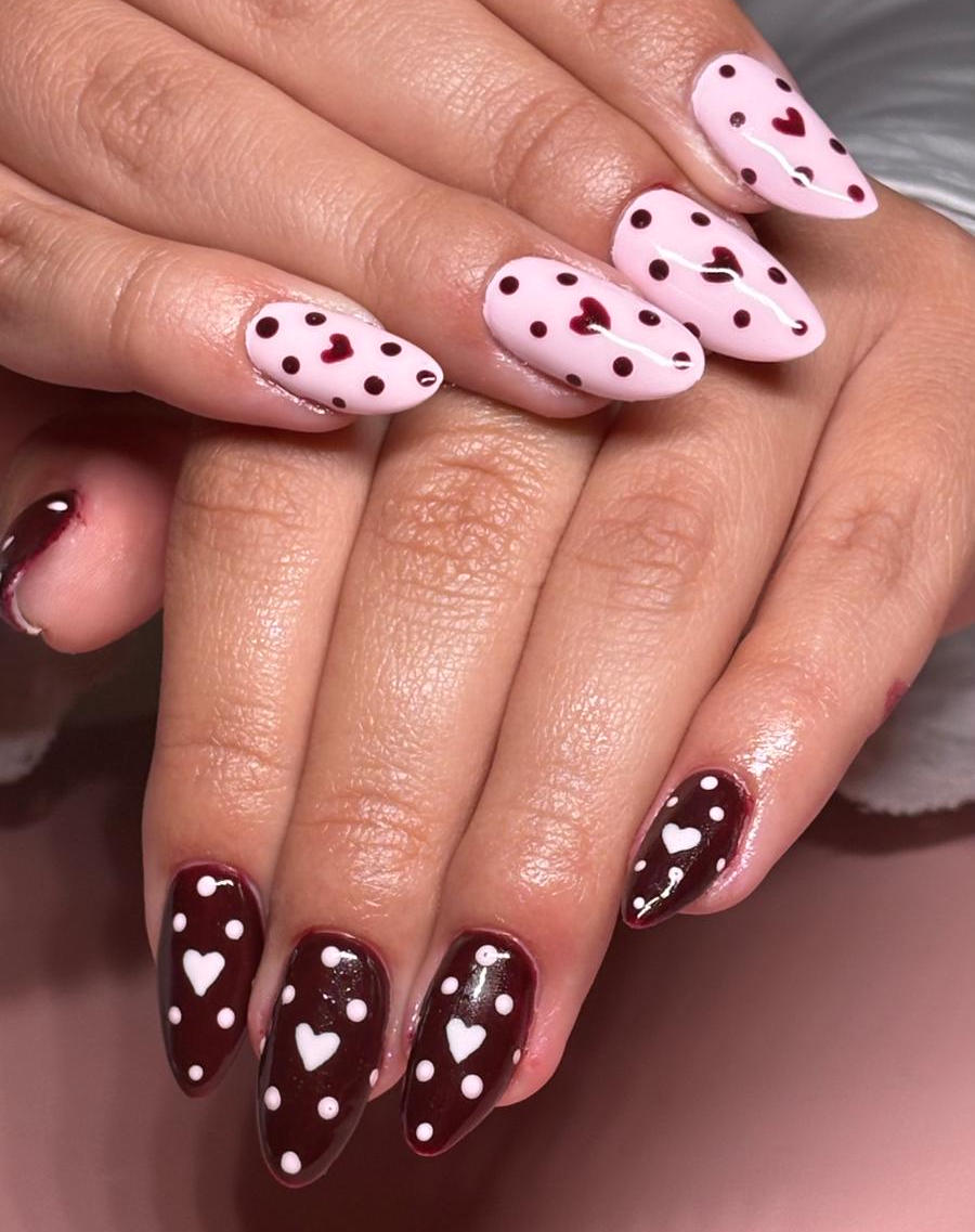 Manichiură polka hearts