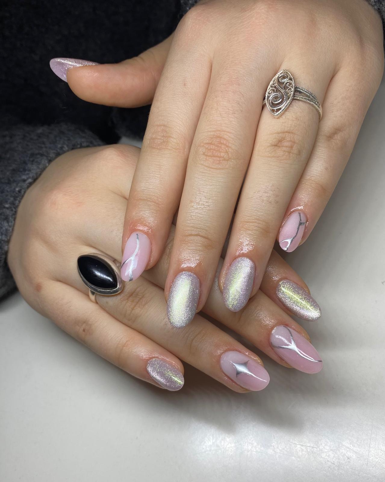 Manichiură silver