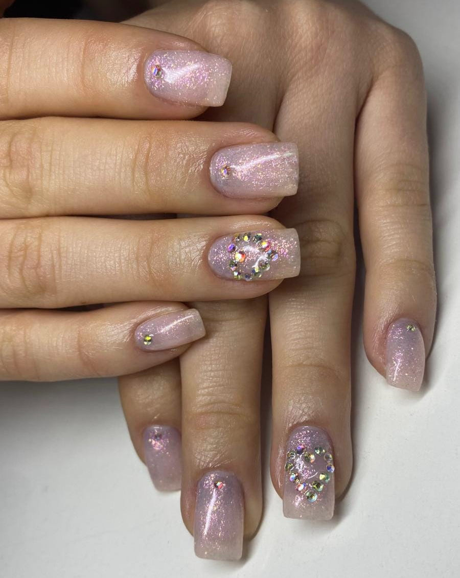Manichiură sparkle heart